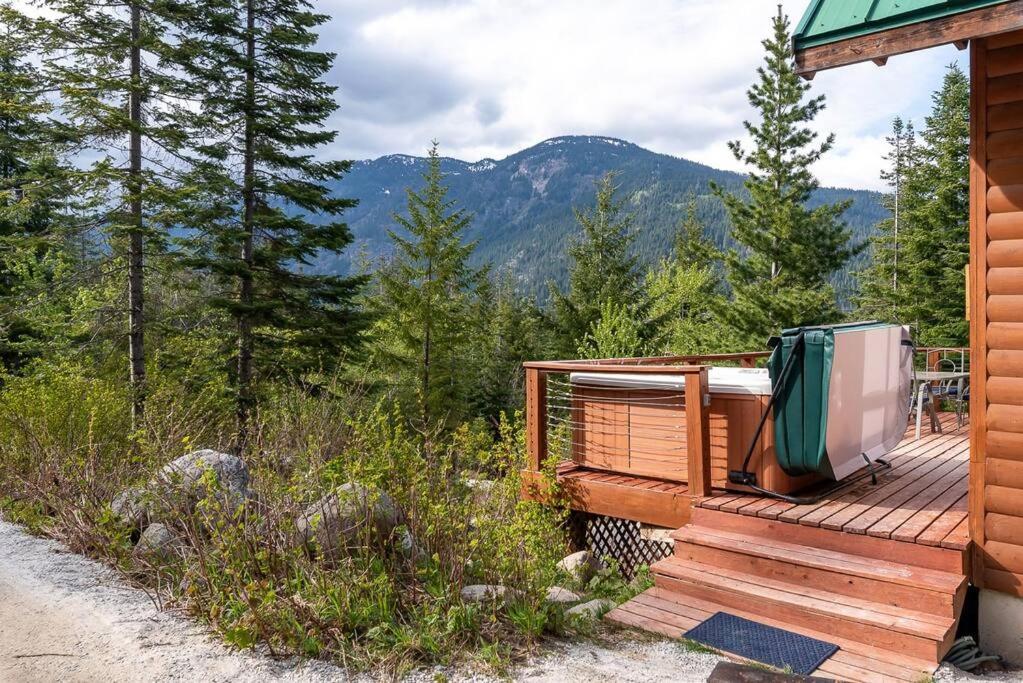 Hot Tub Cool Views: Roaring Creek Cabin Leavenworth Exterior photo