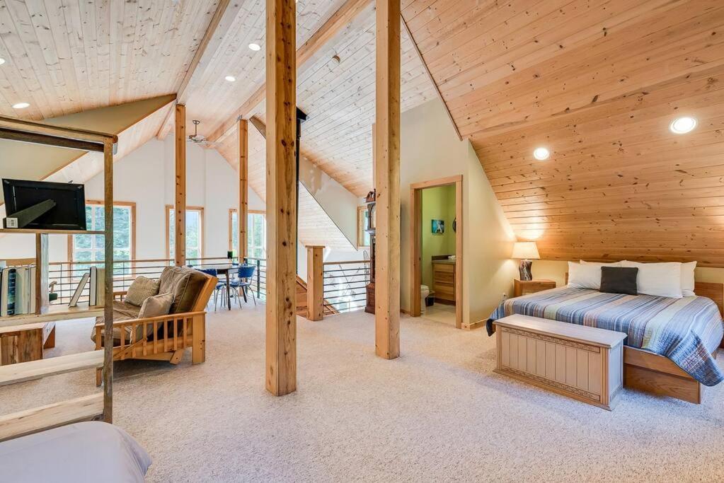 Hot Tub Cool Views: Roaring Creek Cabin Leavenworth Exterior photo